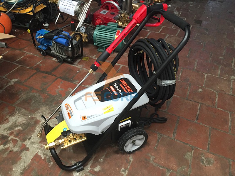 Máy phun áp lực rửa xe Lucky Star 1500PSI