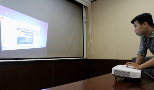 Máy Chiếu Epson EB-1930