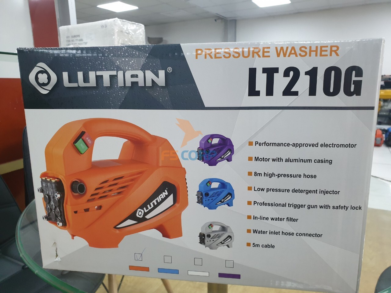 Máy phun xịt rửa xe gia đình Lutian LT210G - 1.6 kw