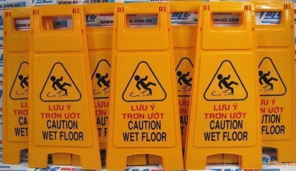 Biển báo chữ A chống trơn trượt, sàn ướt