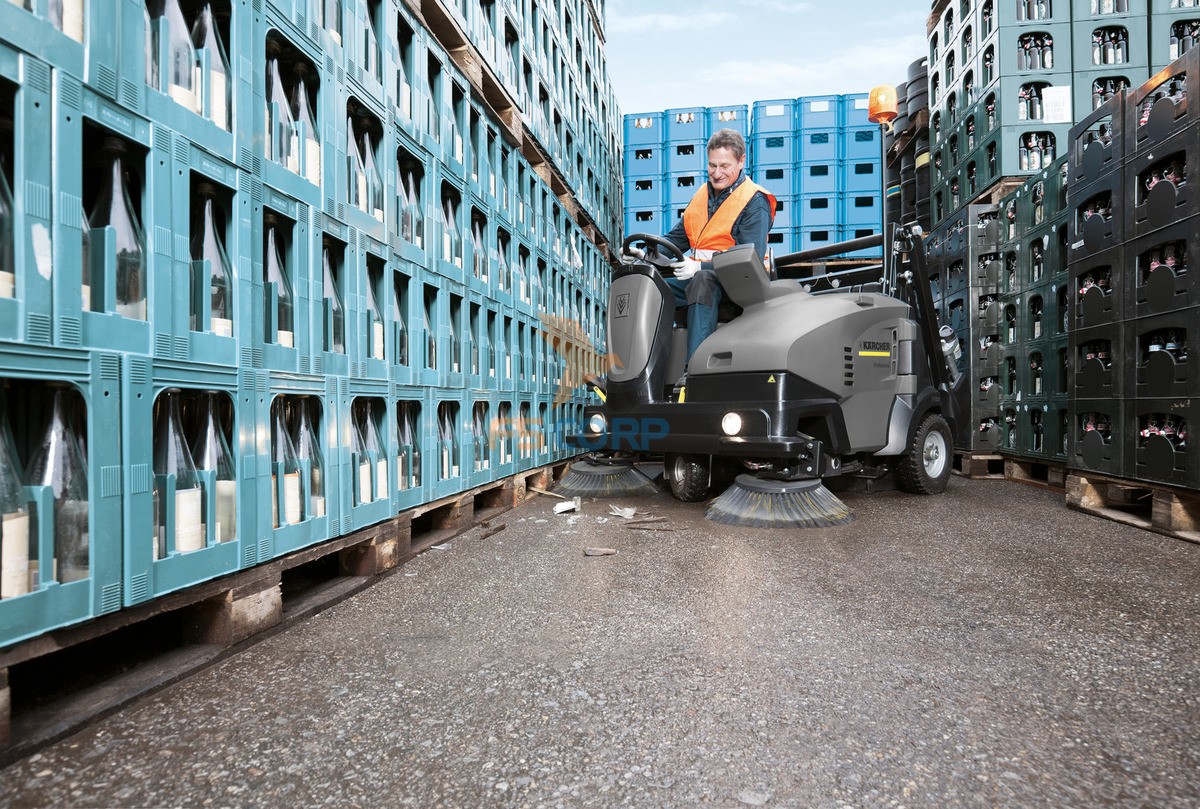 Máy quét rác Karcher KM 125/130 R G + KSSB (High dump) (0.300-218.0)