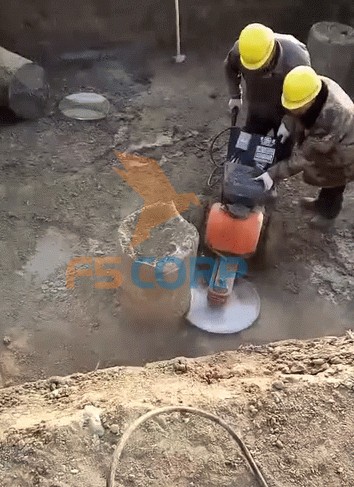 Máy cắt cọc bê tông HM 300-600
