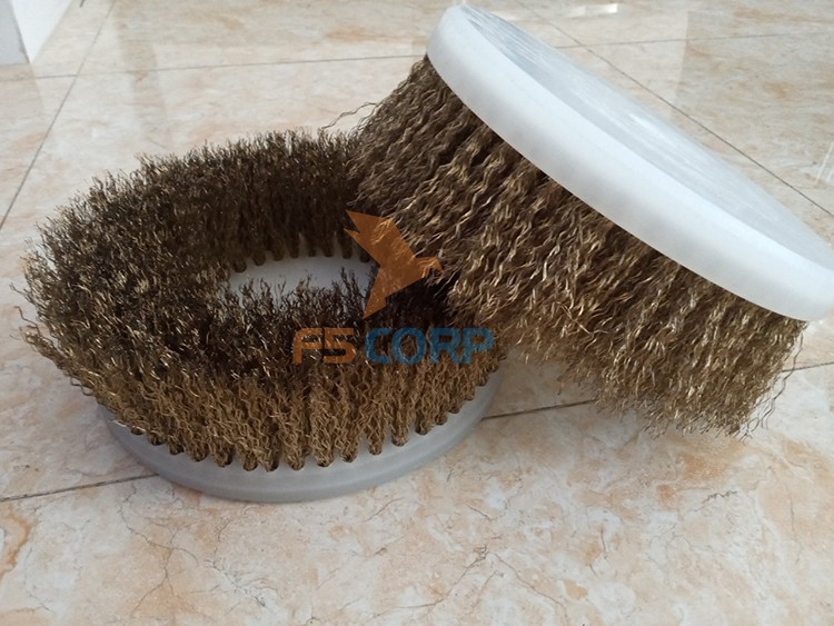 Bàn chải sợi kim loại đánh rỉ