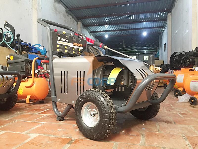 Máy phun áp lực rửa xe Lucky Star 3200PSI