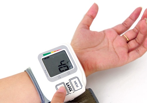Máy đo huyết áp điện tử cổ tay LAICA BM1004