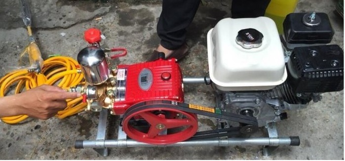 Máy phun xịt động cơ xăng 2Hp