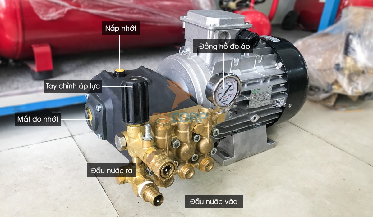 Máy phun xịt rửa xe áp lực cao Urali AR U75-2120