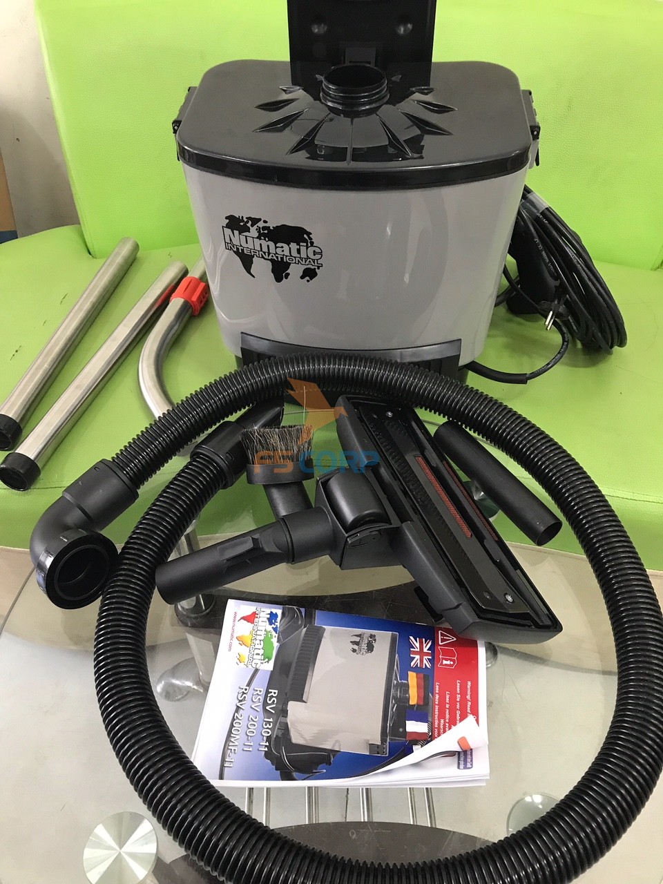 Máy hút bụi không ồn đeo lưng Numatic RSV 130-11 KIT AS30