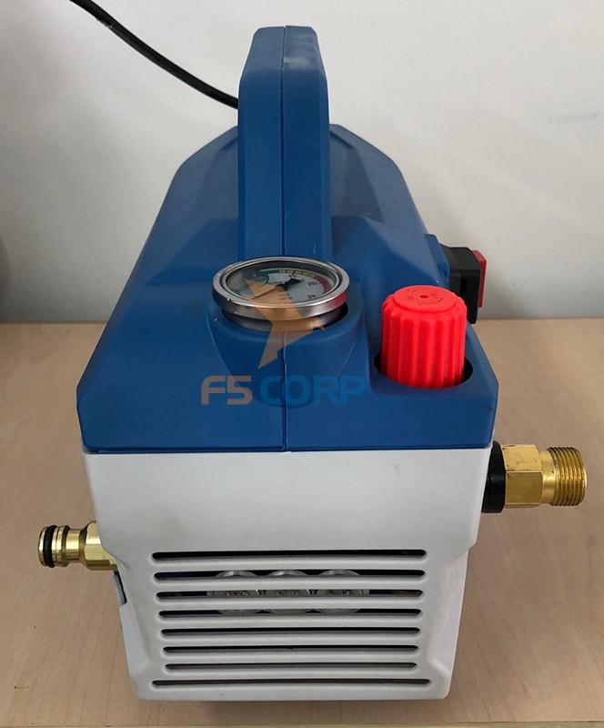 Máy phun xịt rửa Hyundai HRC918 chỉnh áp trên máy