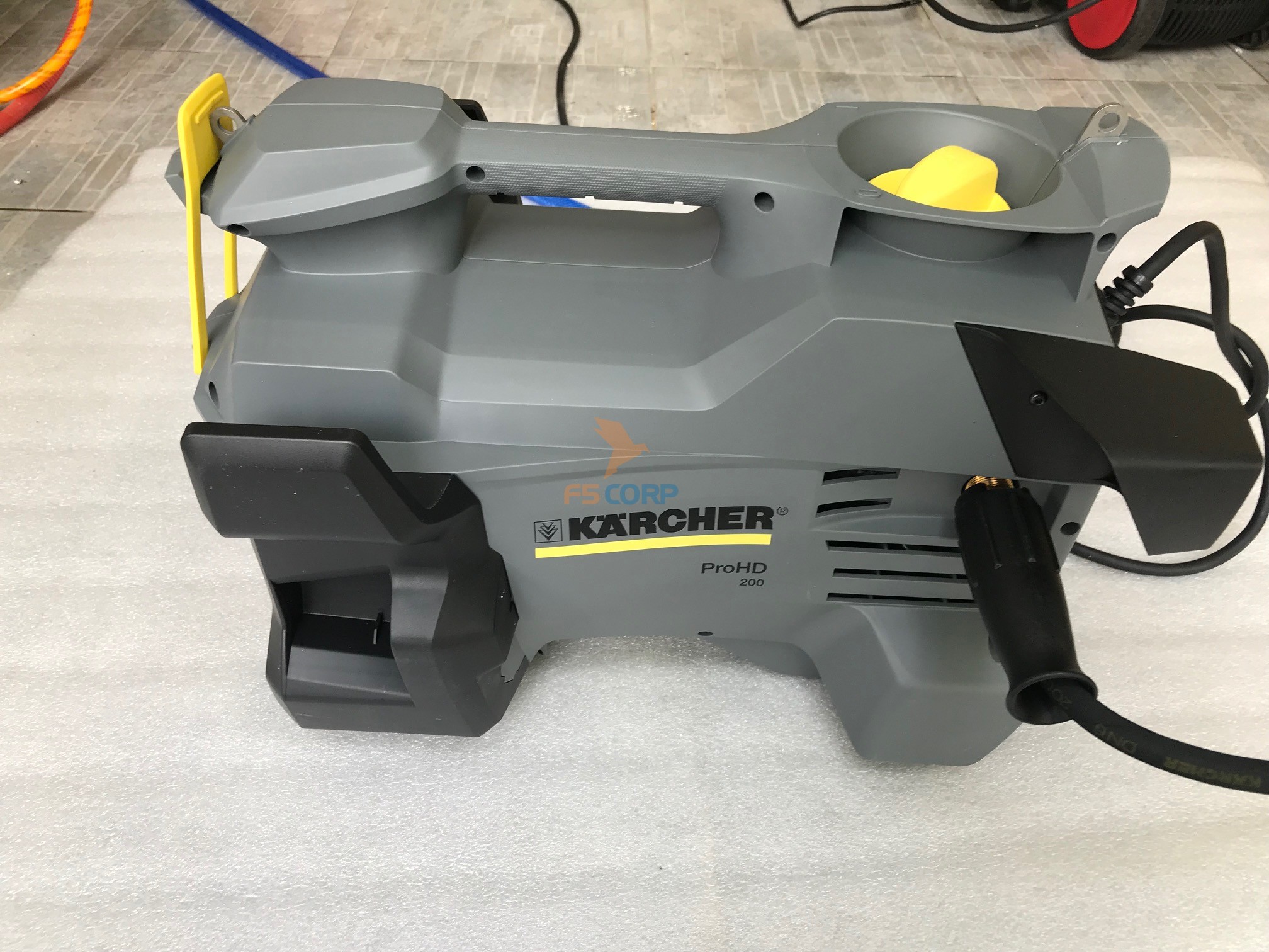 Máy phun xịt áp lực Karcher PRO HD 200 *GB