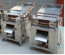 Máy bóc trứng