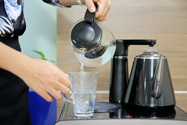 Cây nước nóng lạnh bàn trà bình âm FujiE WD1170C