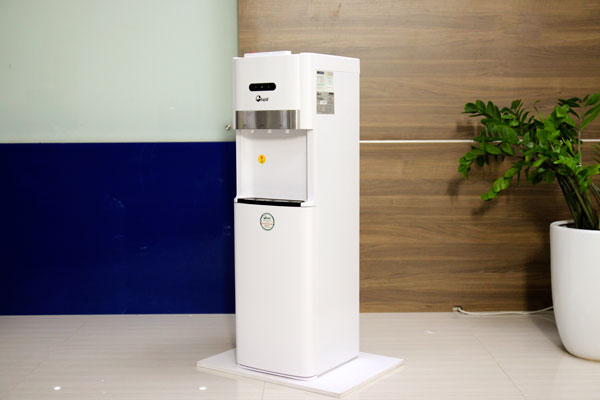Cây nước nóng lạnh cao cấp bình âm FujiE WD6500C