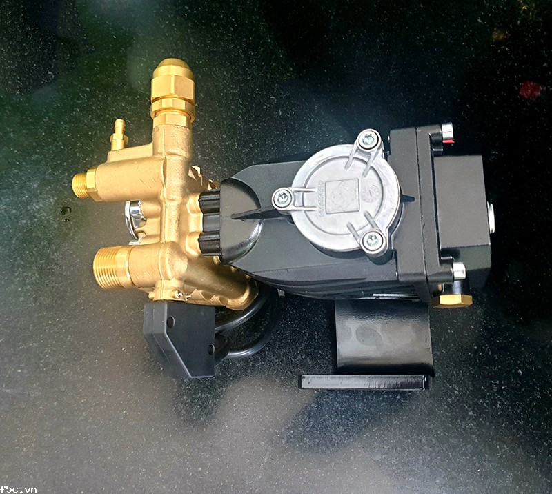Máy phun cao áo xịt rửa xe dây đai 7,5kw