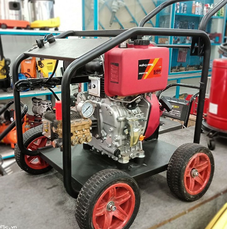 Máy rửa xe cao áp chạy chạy bằng dầu Diesel Projet BT-240