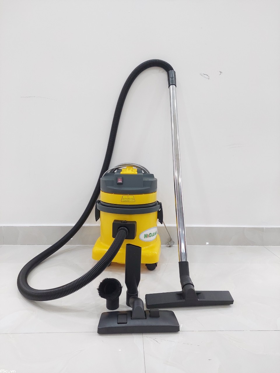 Máy hút bụi gia dụng HICLEAN HC15P - thùng nhựa