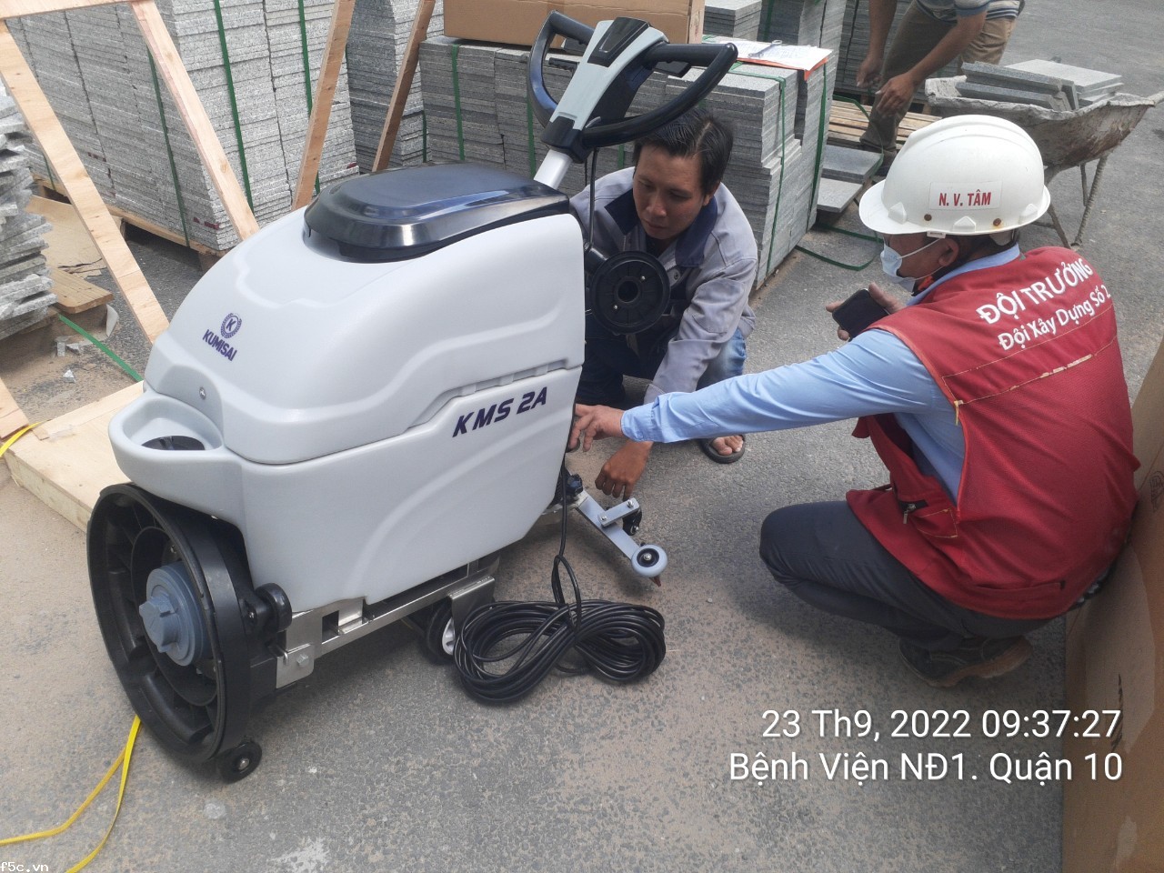 Máy chà sàn liên hợp cánh bướm Kumisai KMS 2A