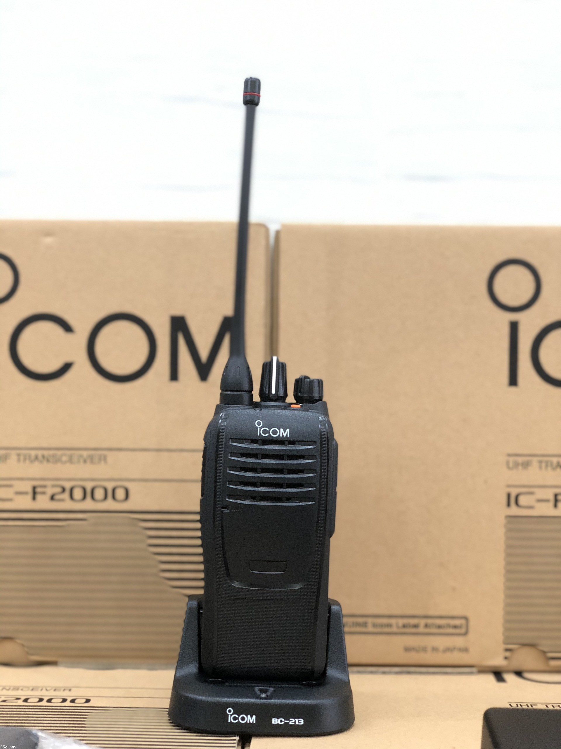 Máy bộ đàm ICOM IC-F2000 (Pin BP-279)