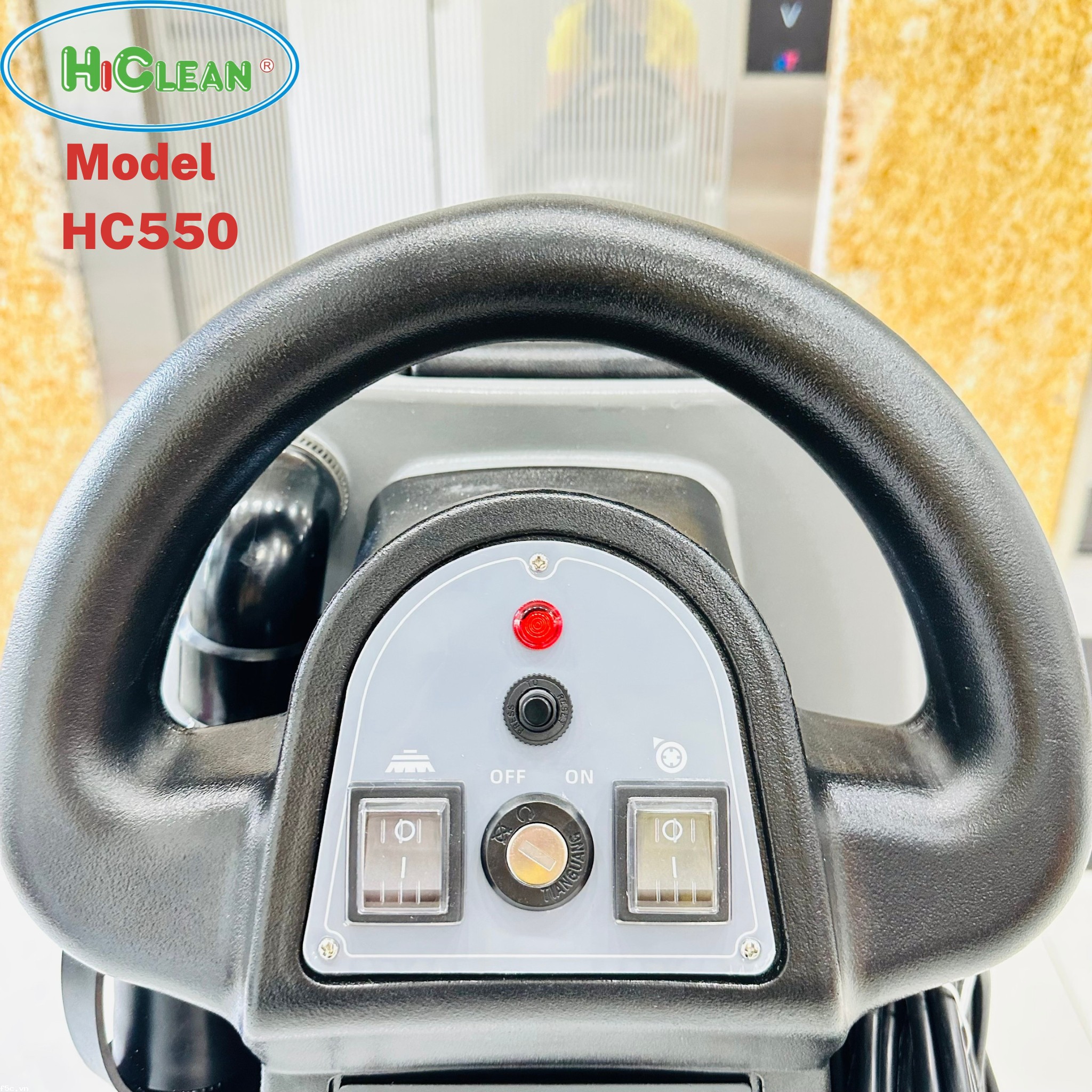 MÁY CHÀ SÀN LIÊN HỢP HICLEAN 550B New ( dùng bình ác quy )