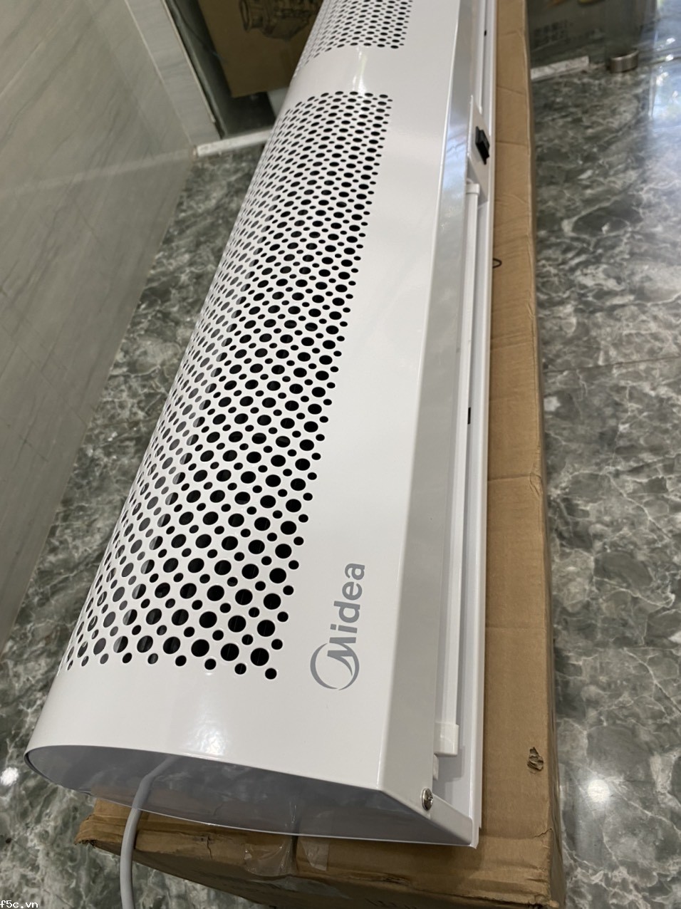 Quạt cắt gió điều hòa có điều khiển Midea FM-3012-y