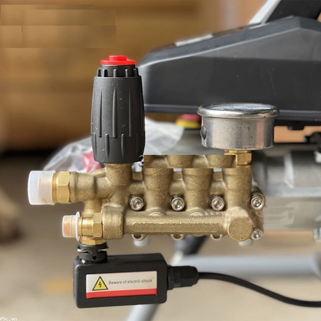 Máy xịt rửa xe cao áp RUBIX RT22S 