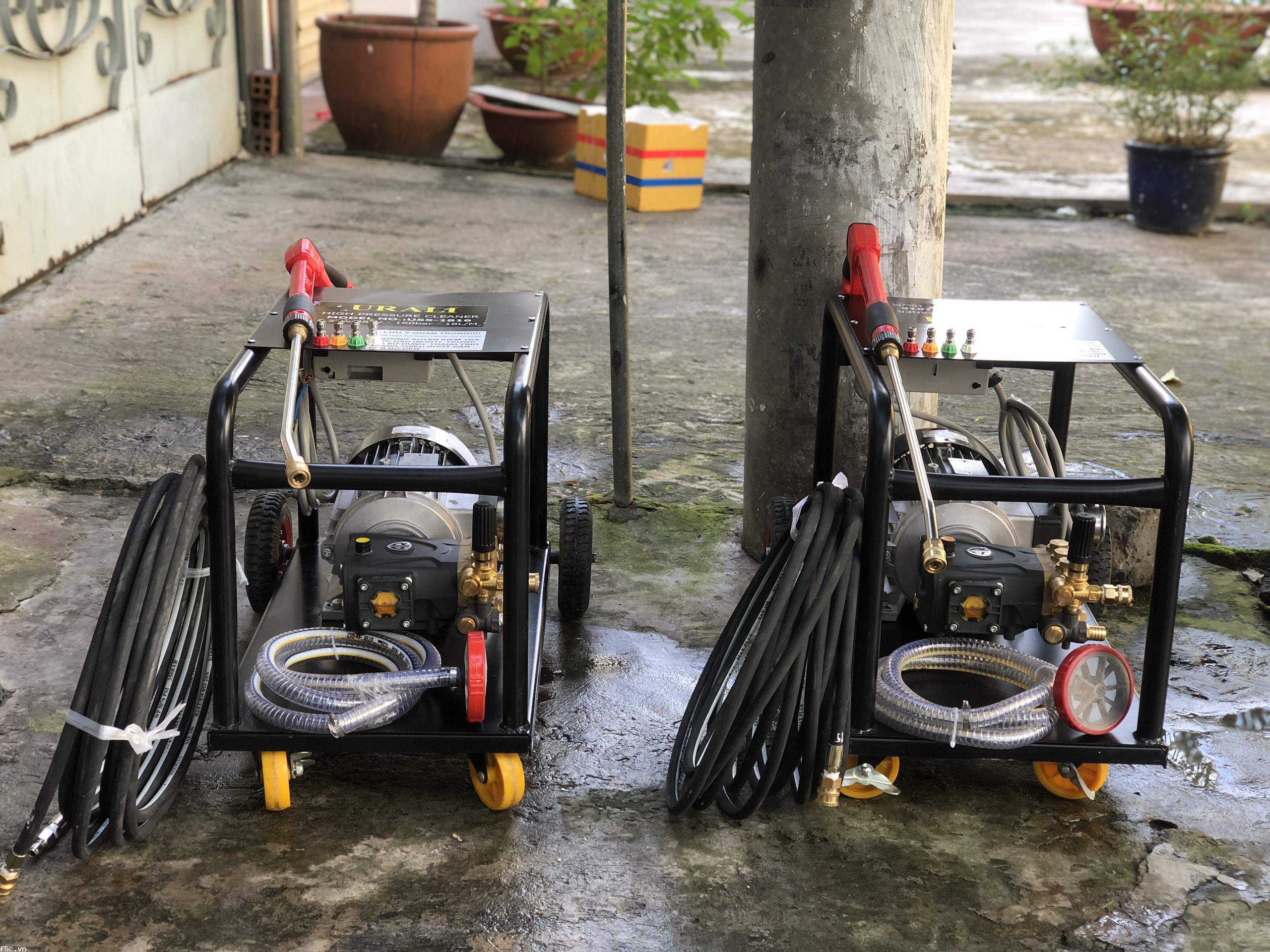 Máy phun xịt rửa xe áp lực cao Urali AR U55-1816F
