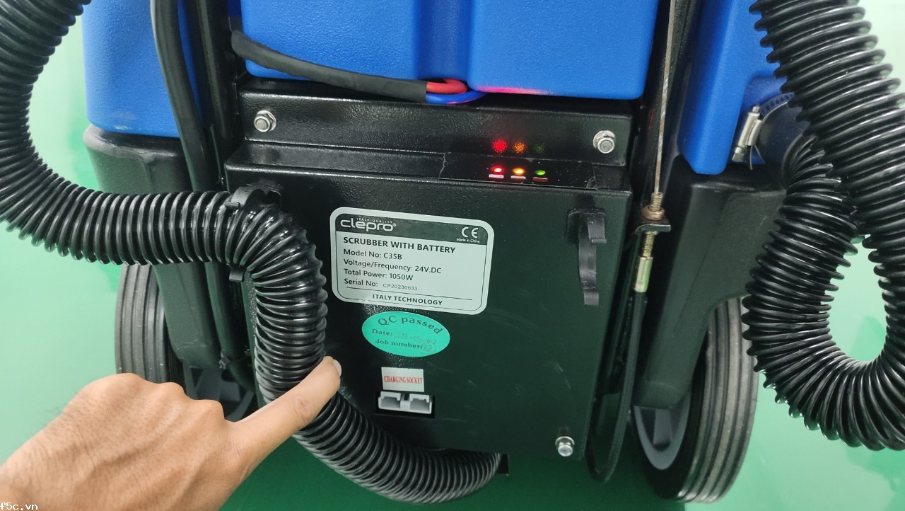 Máy chà sàn liên hợp chạy ắc quy CLEPRO C35B