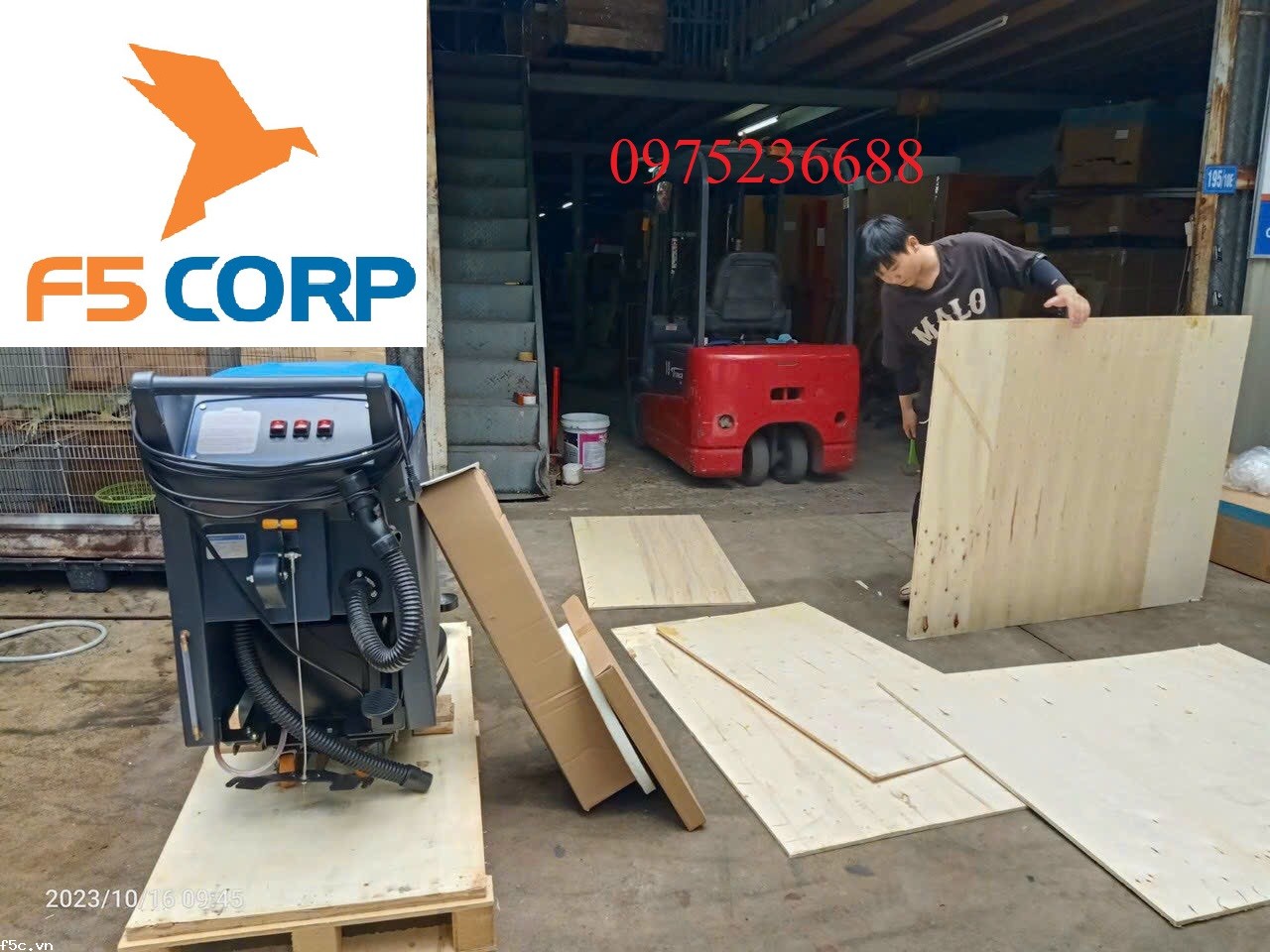 Máy chà sàn liên hợp công nghiệp Cleprox X55E