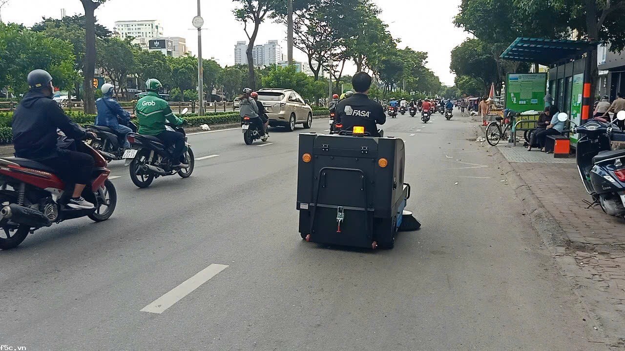 Máy quét rác ngồi lái CleproX SX-150