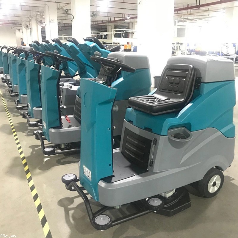 Máy chà sàn ngồi lái HiClean HC660