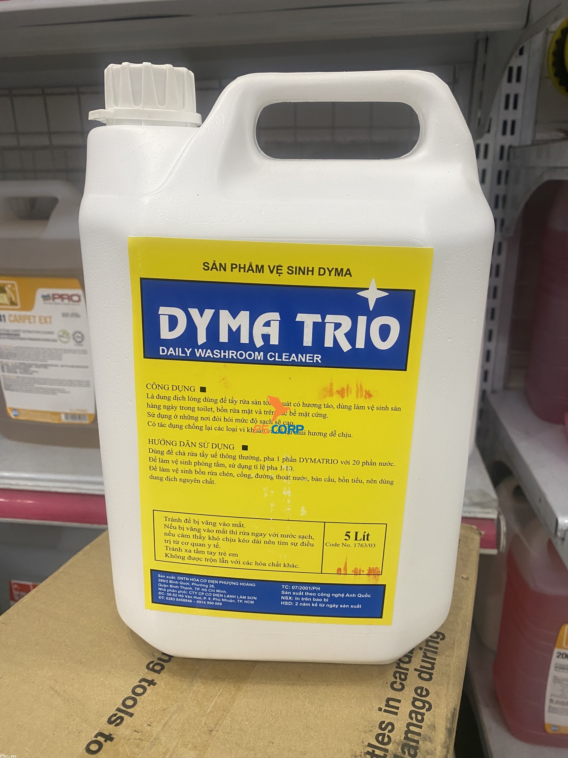 Hóa chất lau sàn khử mùi Dyma Trio 5L ( hương táo)