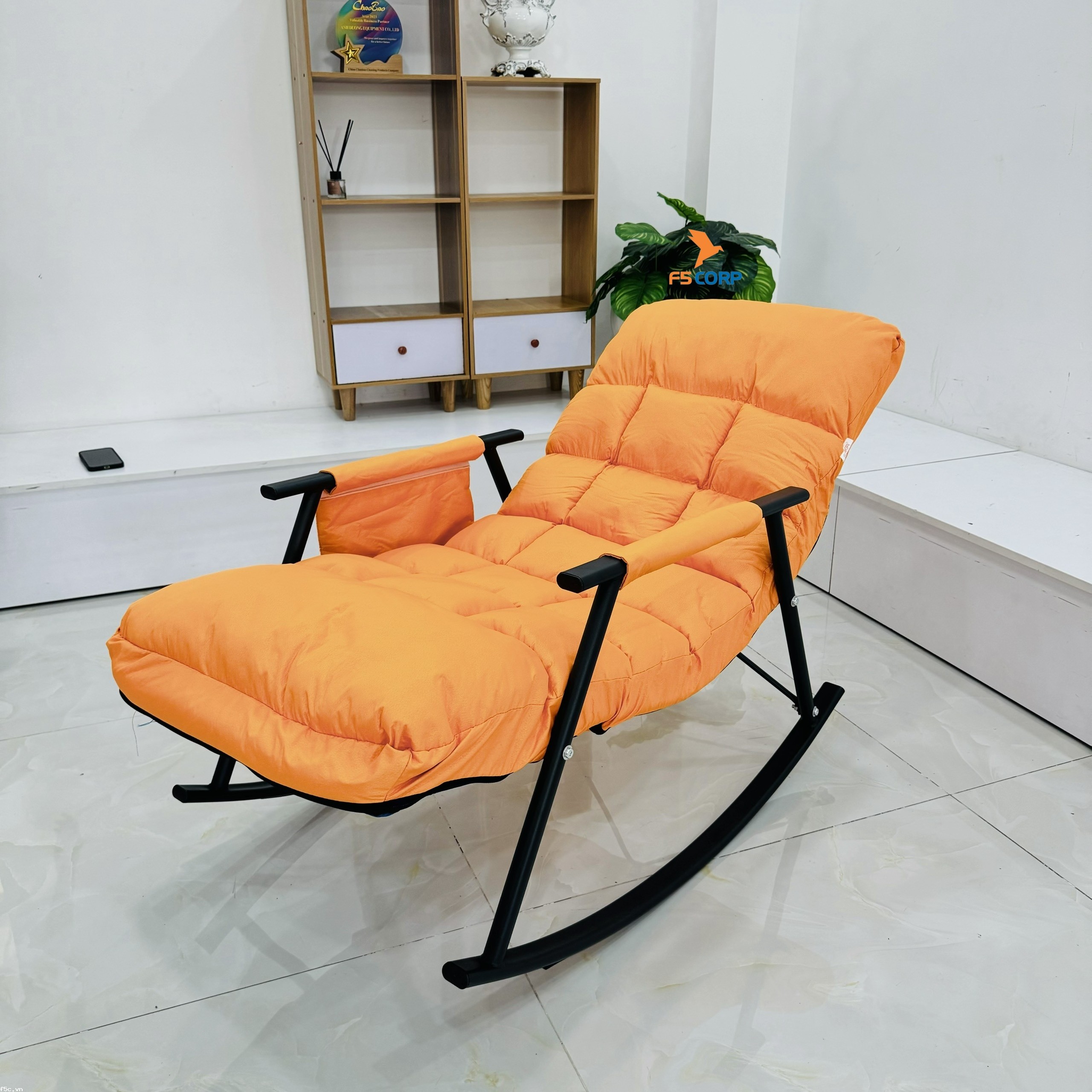 Ghế bập bênh thư giãn tiện lợi SUMIKA 663, khung thép sơn tĩnh điện