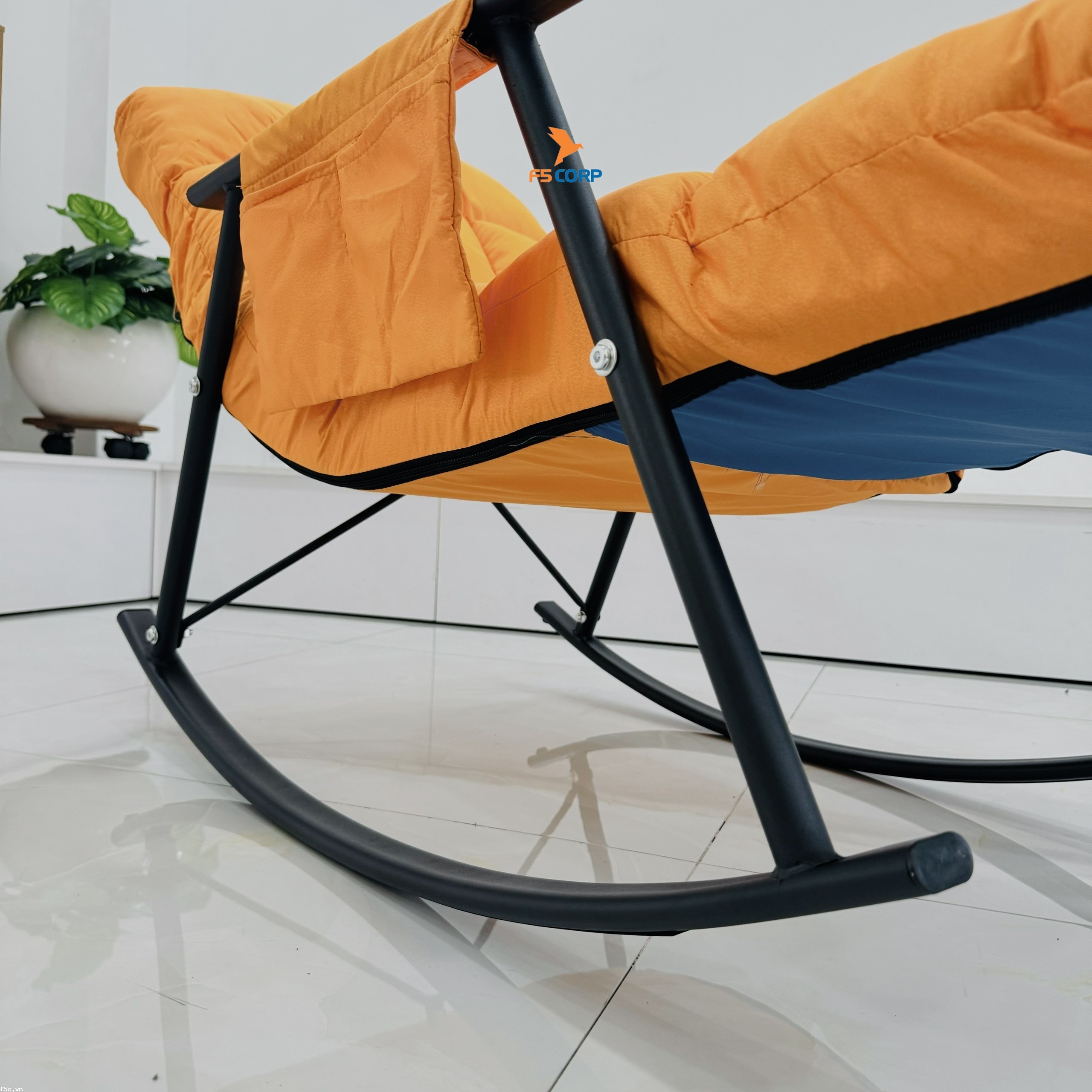 Ghế bập bênh thư giãn tiện lợi SUMIKA 663, khung thép sơn tĩnh điện