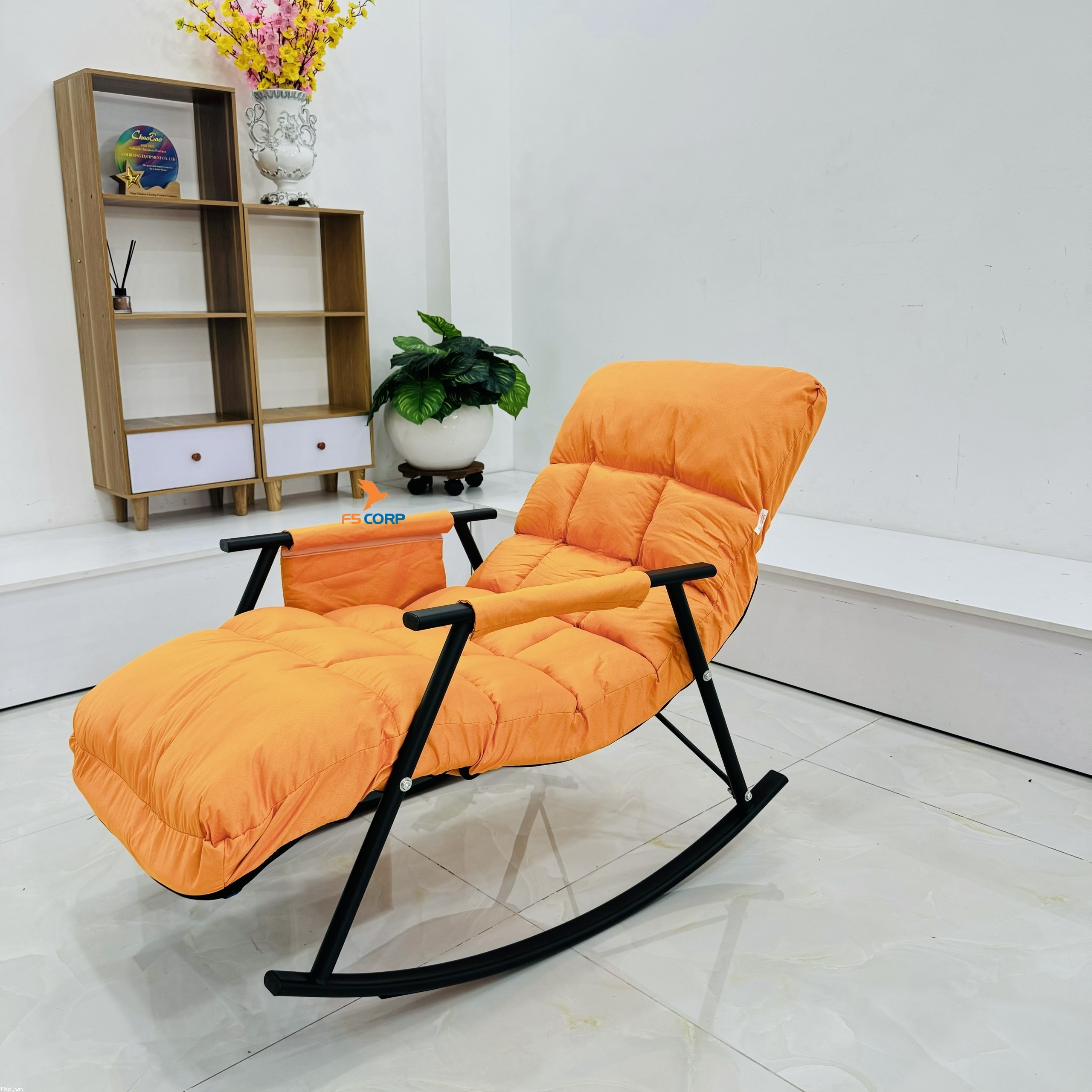 Ghế bập bênh thư giãn tiện lợi SUMIKA 663, khung thép sơn tĩnh điện