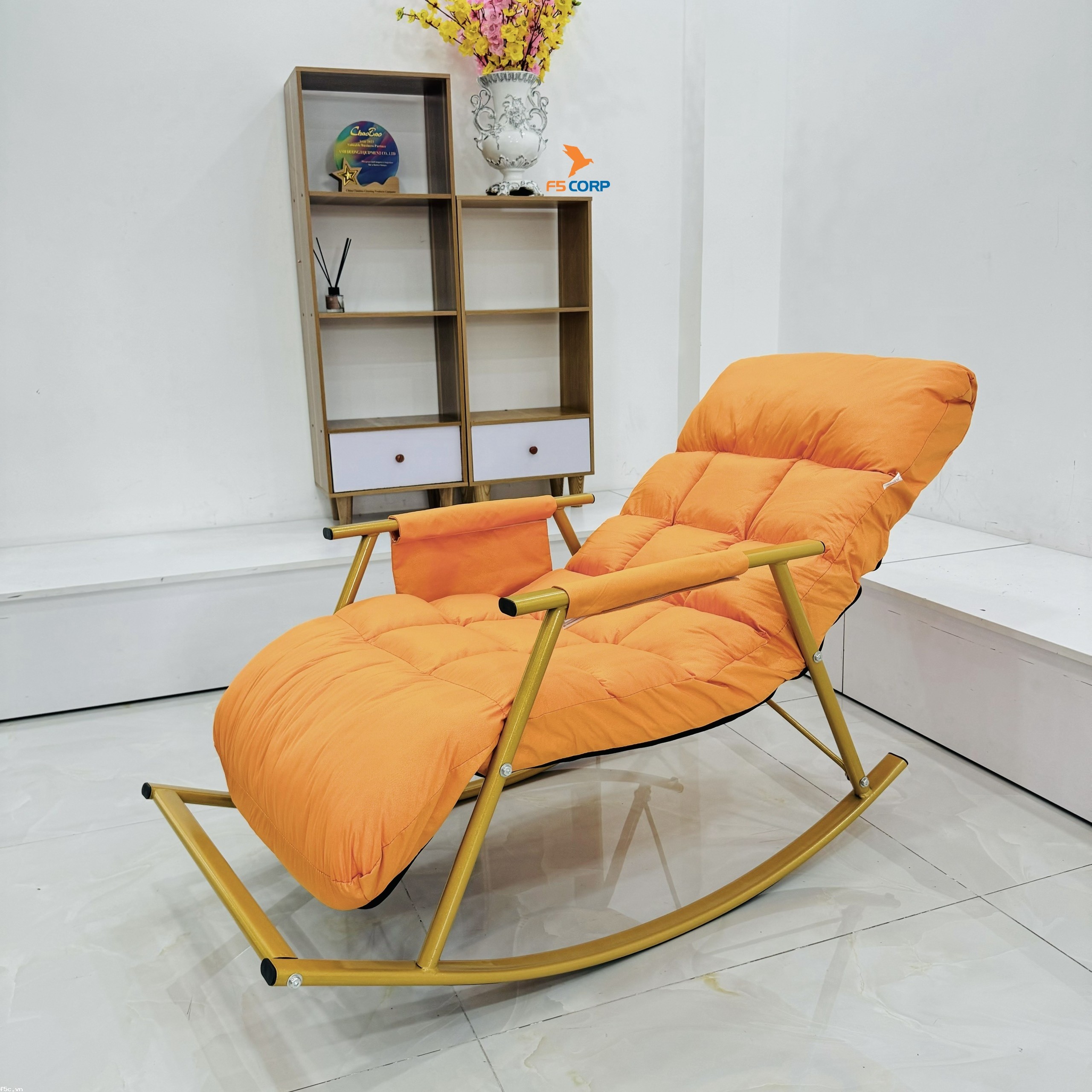Ghế bập bênh thư giãn tiện lợi SUMIKA 663A, khung thép sơn tĩnh điện