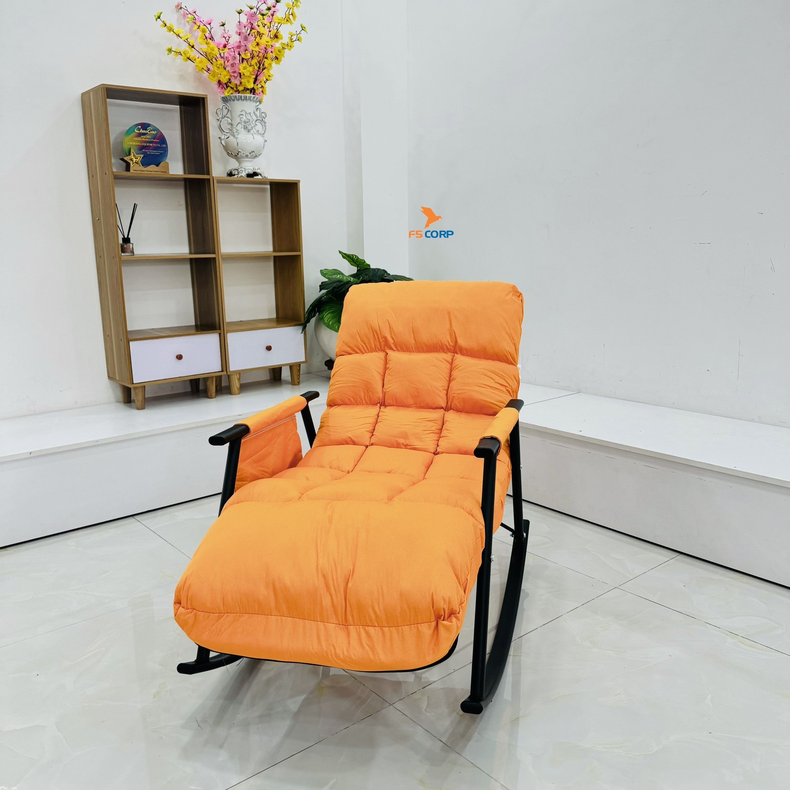 Ghế bập bênh thư giãn tiện lợi SUMIKA 663, khung thép sơn tĩnh điện