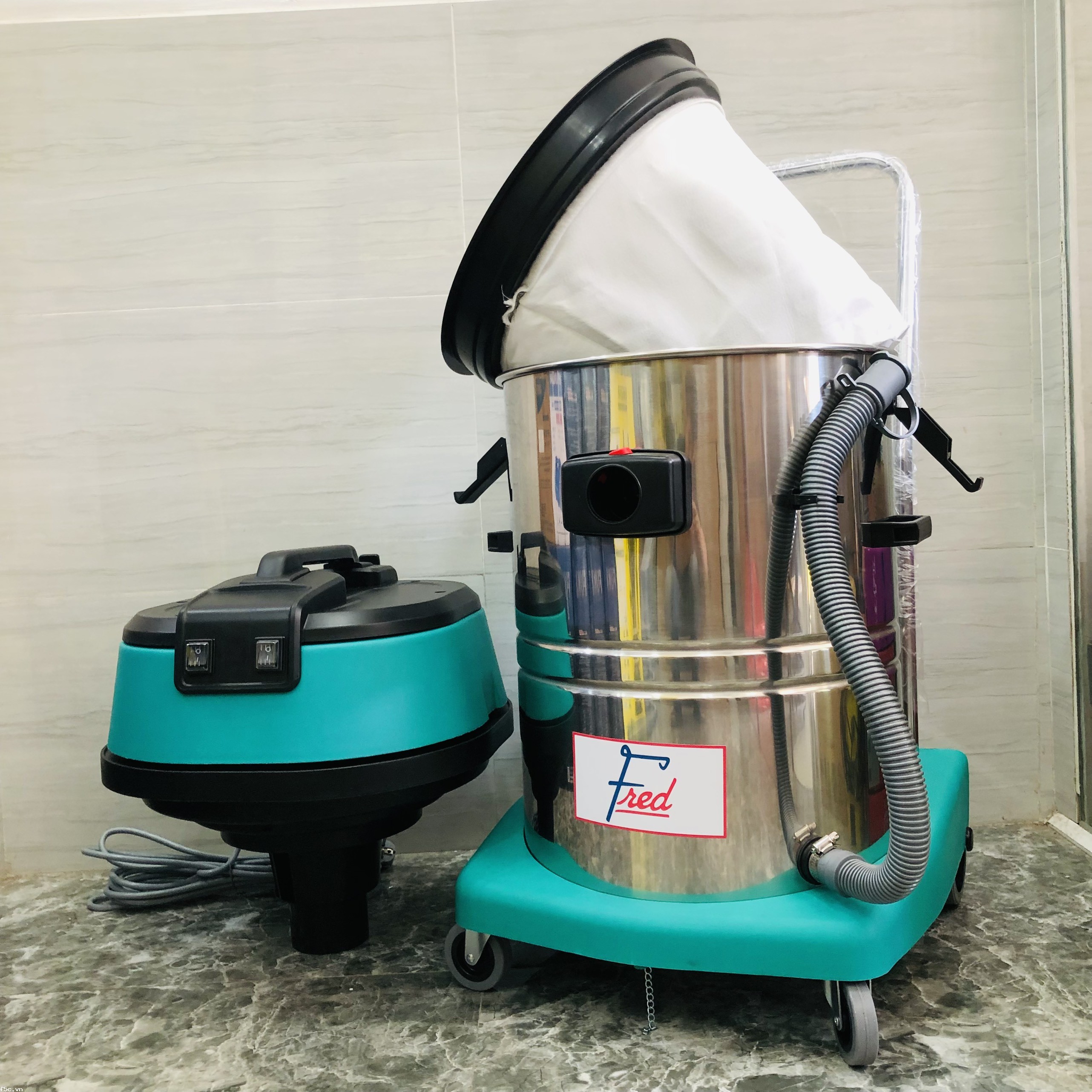 Máy hút bụi Công nghiệp Fred FR 60JP