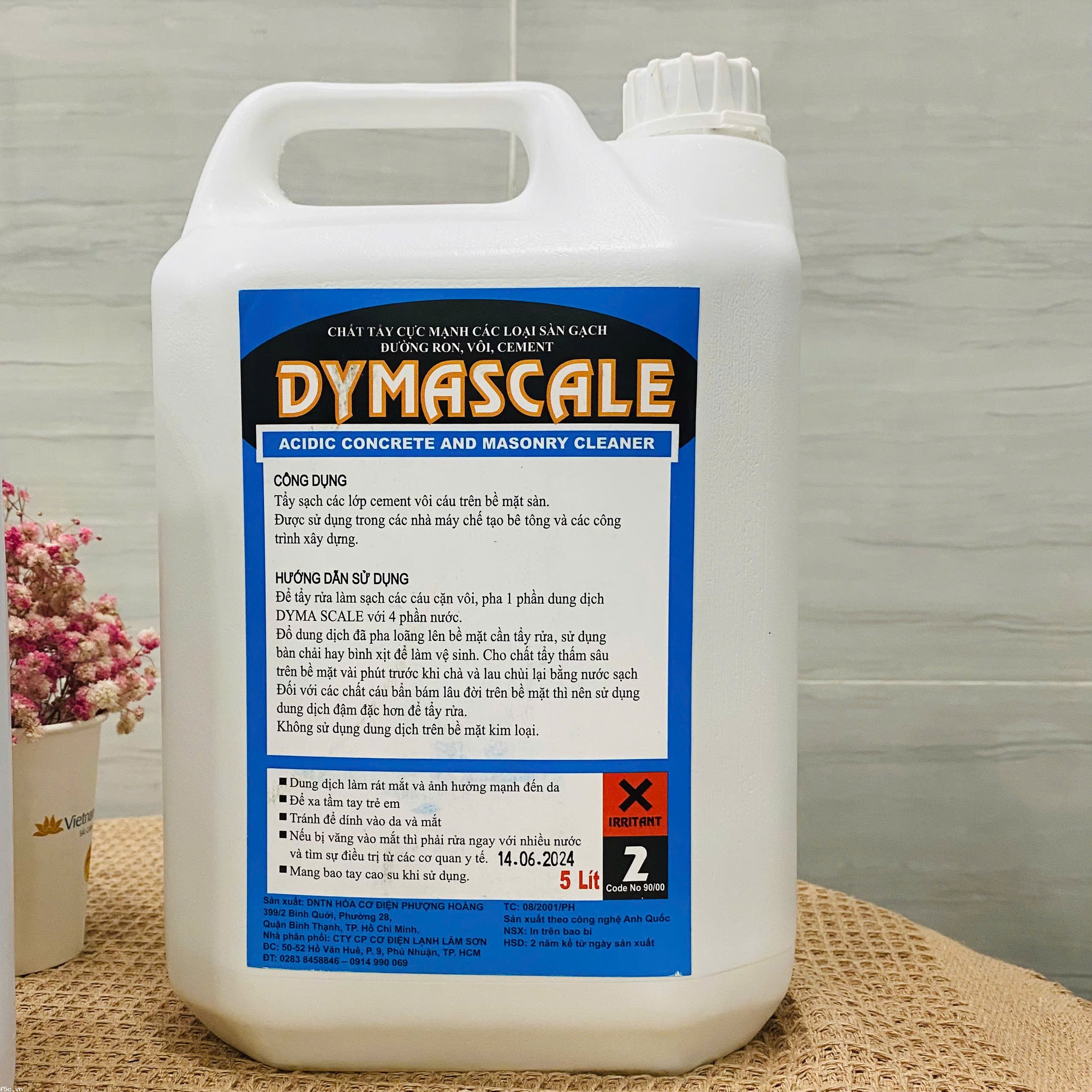 Dyma Scale - Dung dịch làm mềm xi măng, làm trắng ron xi măng và tẩy rỉ sét -  5 Lít