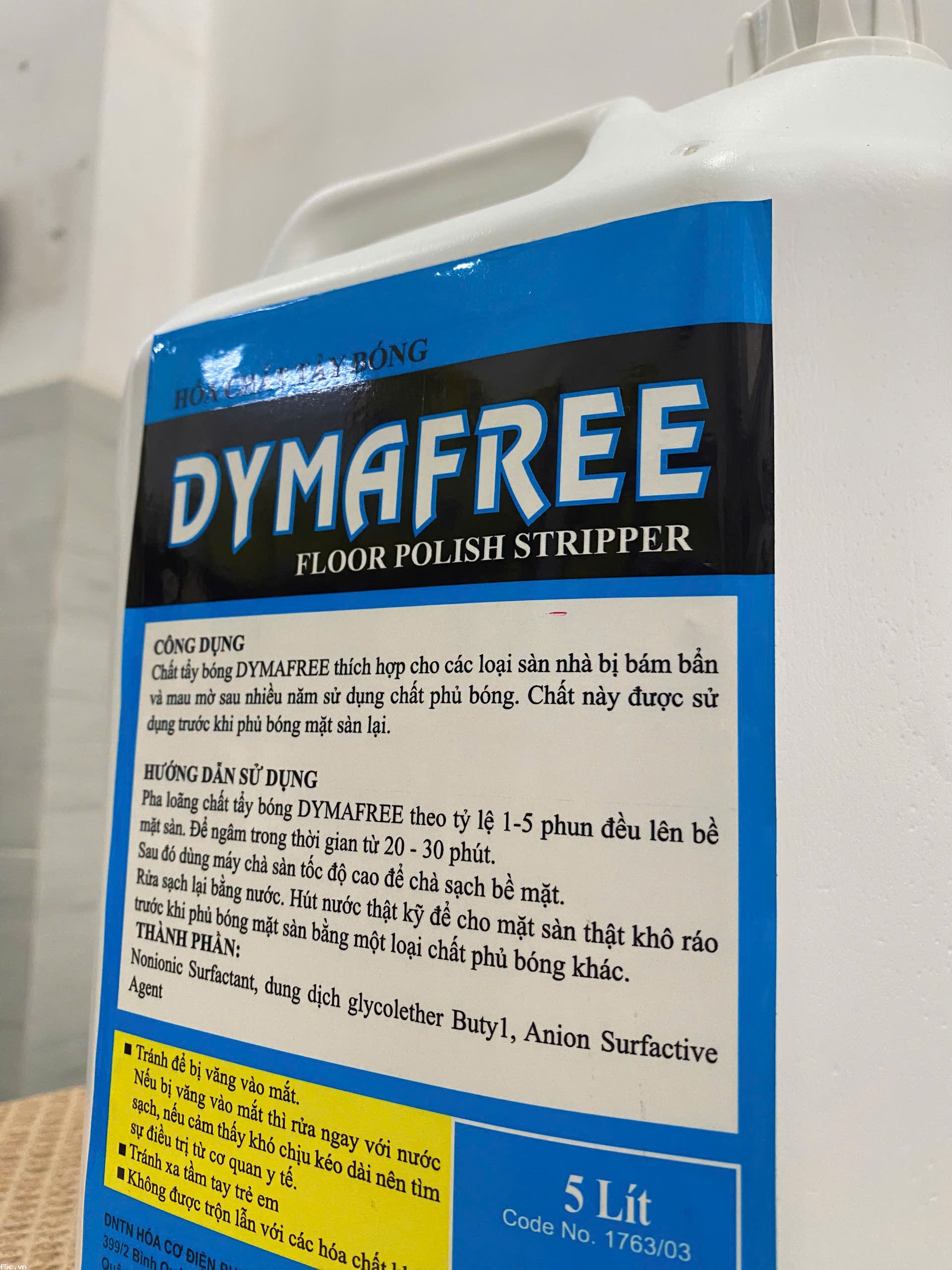 Chất tẩy bóng sàn Dyma Free - Can 5 Lít
