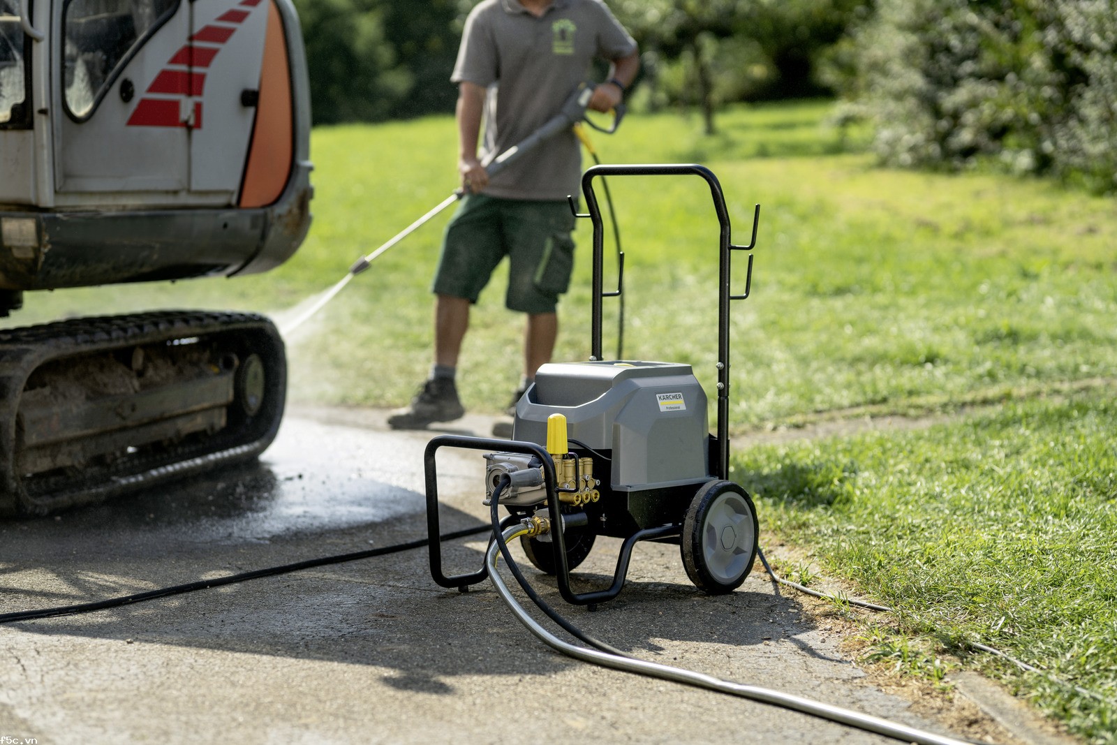 Máy phun xịt áp lực Karcher  HD 7/18-4 M Classic *EU mã 1.367-902.0