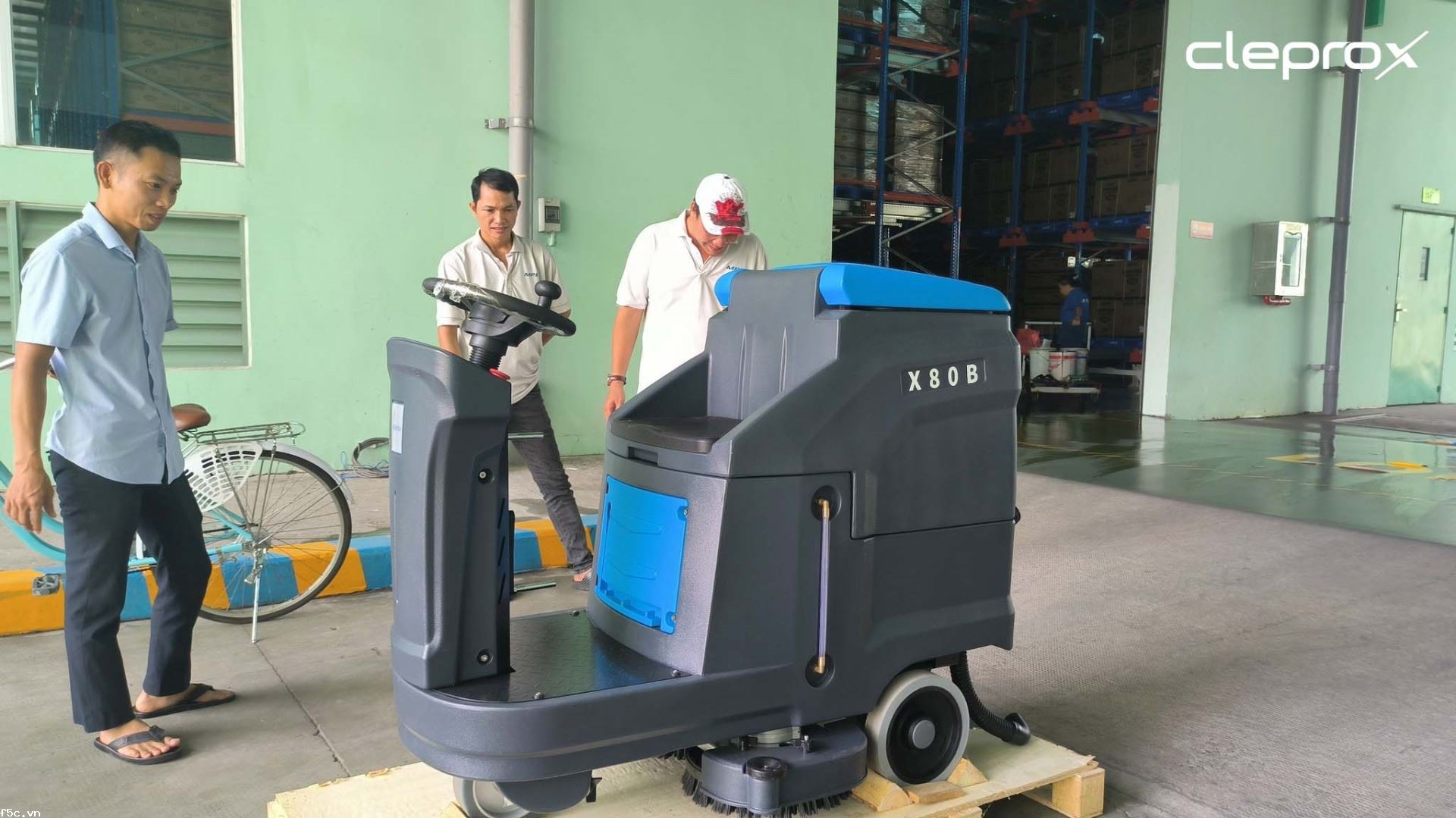 Máy chà sàn liên hợp ngồi lái CLEPROX X80B