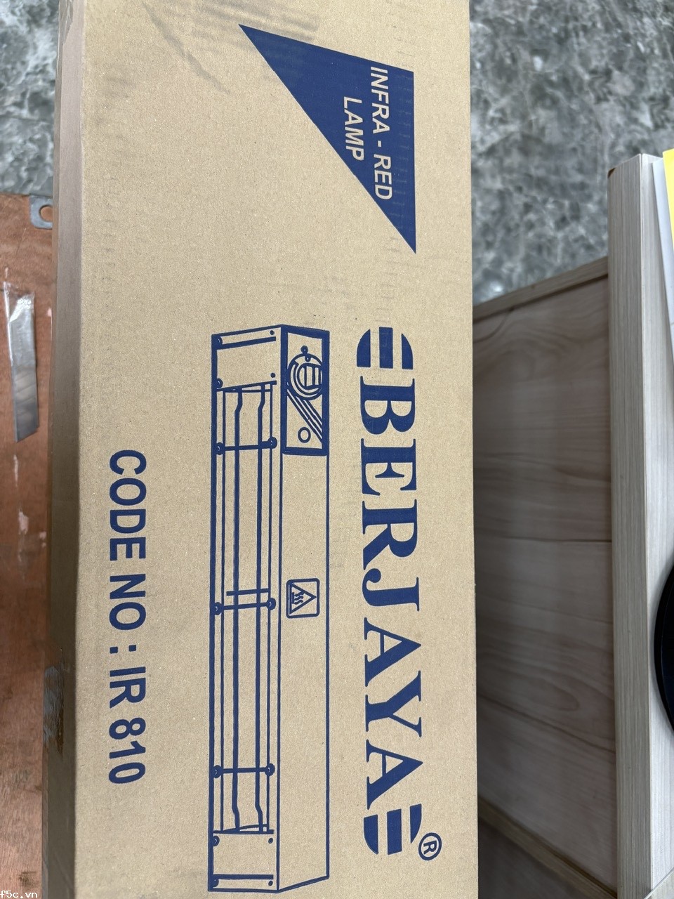 Đèn giữ nóng thức ăn Berjaya IR810 