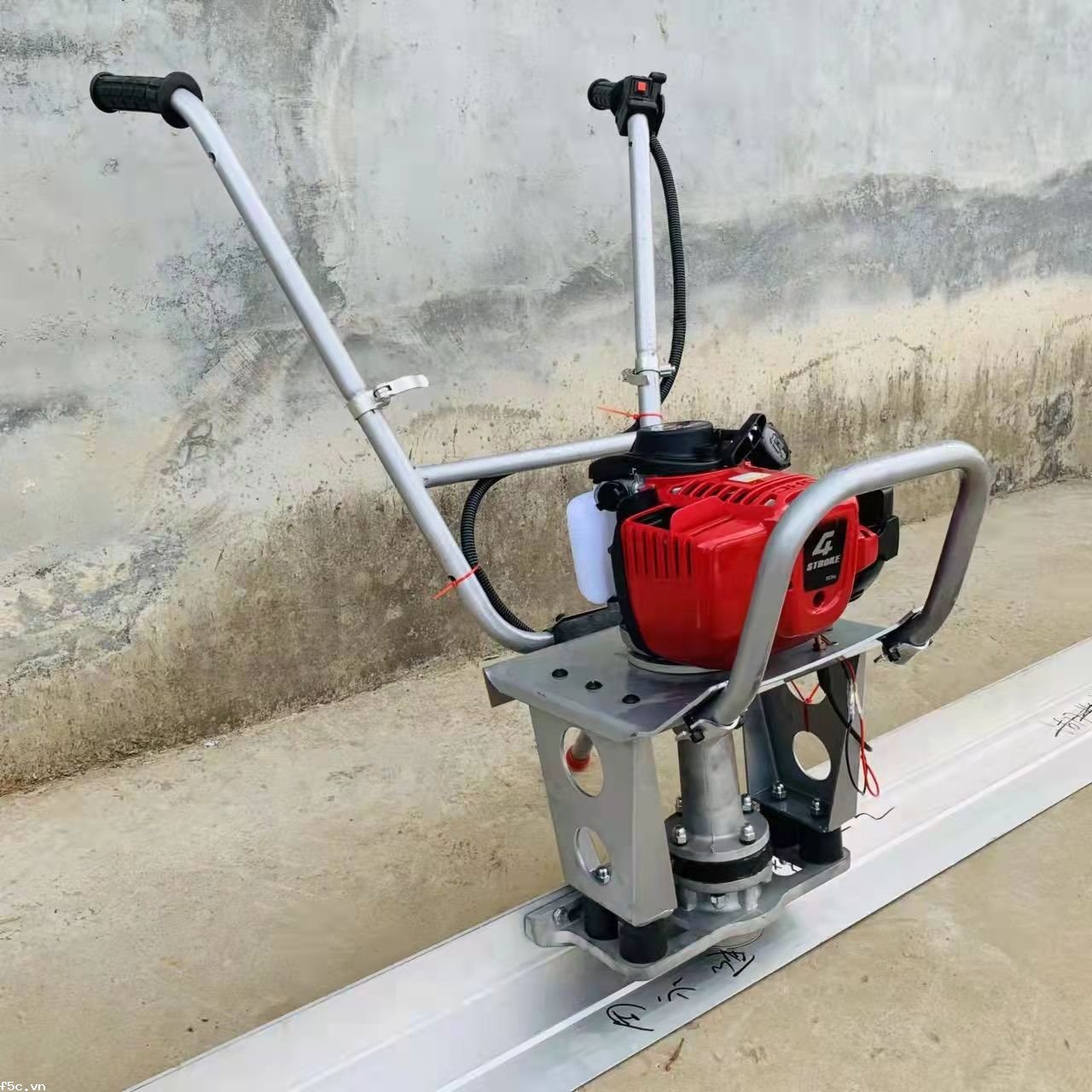 Máy Đầm Thước Chạy Xăng 3M