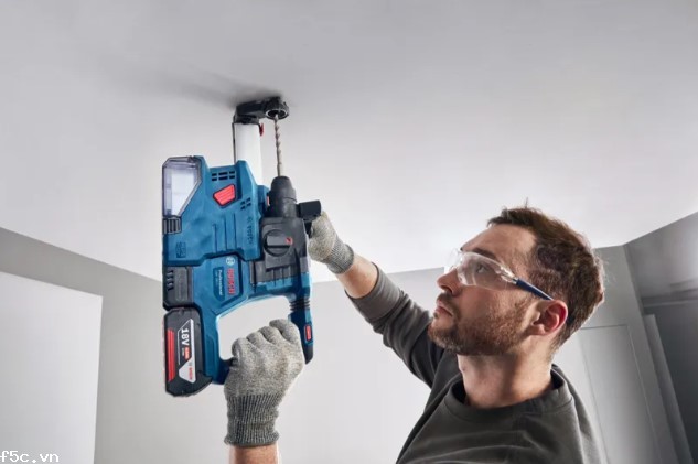 Bosch GDE 12 | Đầu hút bụi nhỏ gọn cho máy khoan bê tông
