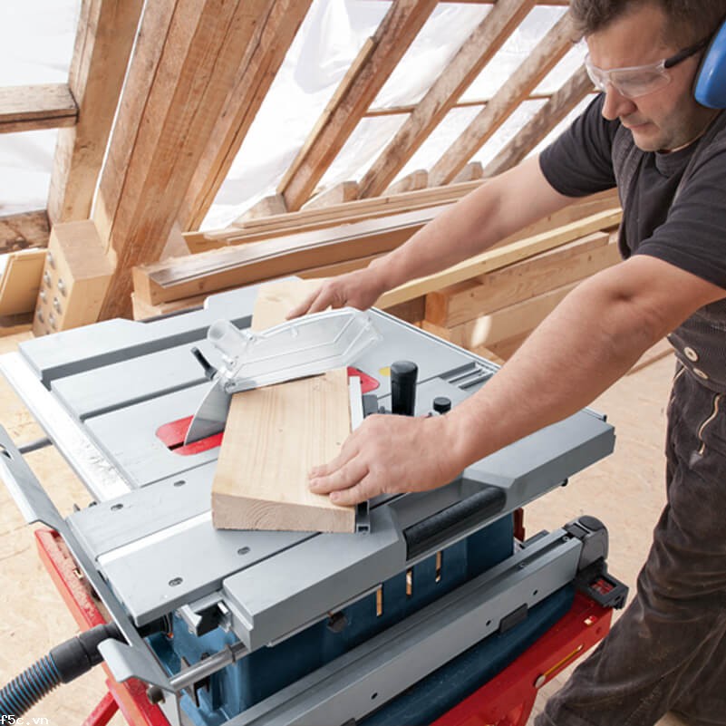 Bosch GTS 10XC – Máy cưa bàn công suất 2100W