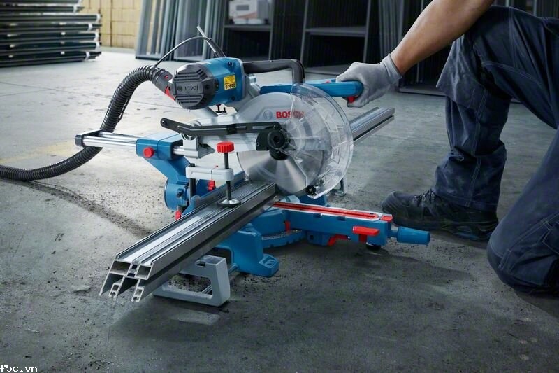 Bosch GCM 254D – Máy cưa trượt đa góc mạnh mẽ công suất 1800W