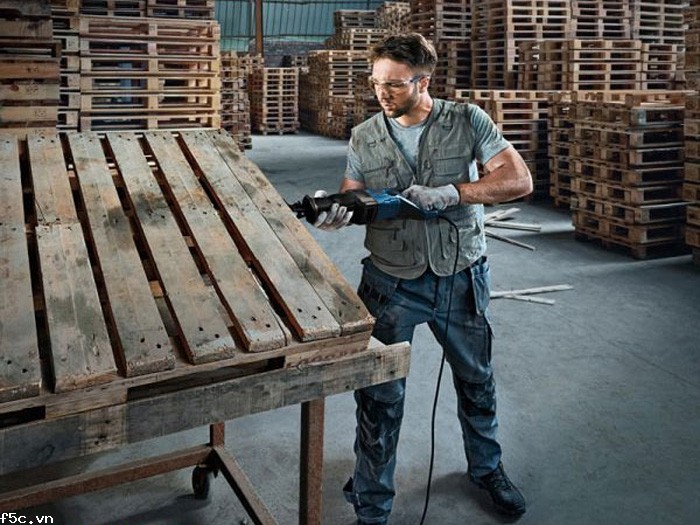 Bosch GSA 120 – Máy cưa kiếm công suất 1200W