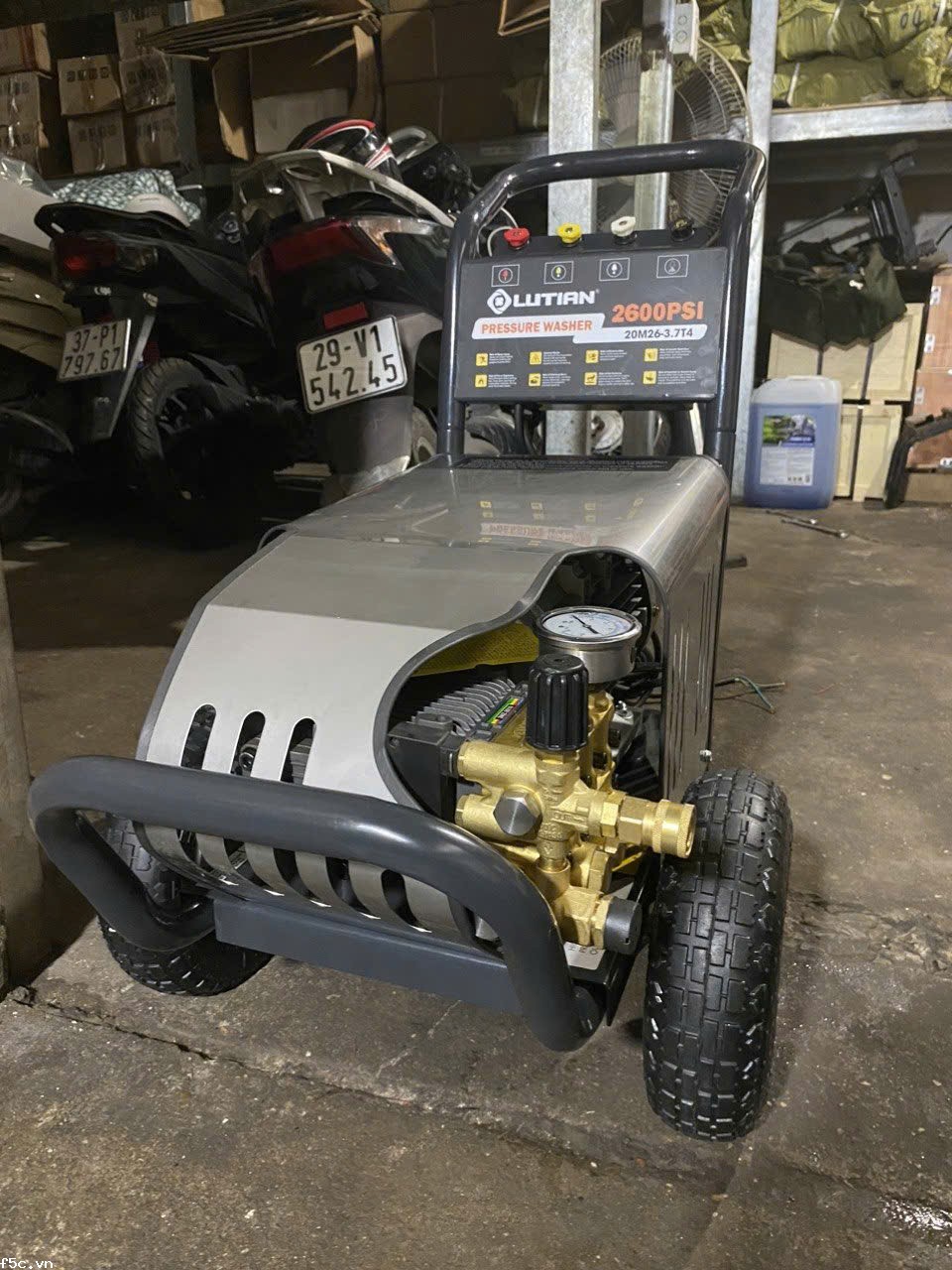 Máy phun xịt rửa xe áp lực cao Lutian 20M26-3.7T4