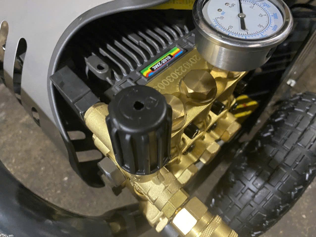 Máy phun xịt rửa xe áp lực cao Lutian 20M26-3.7T4