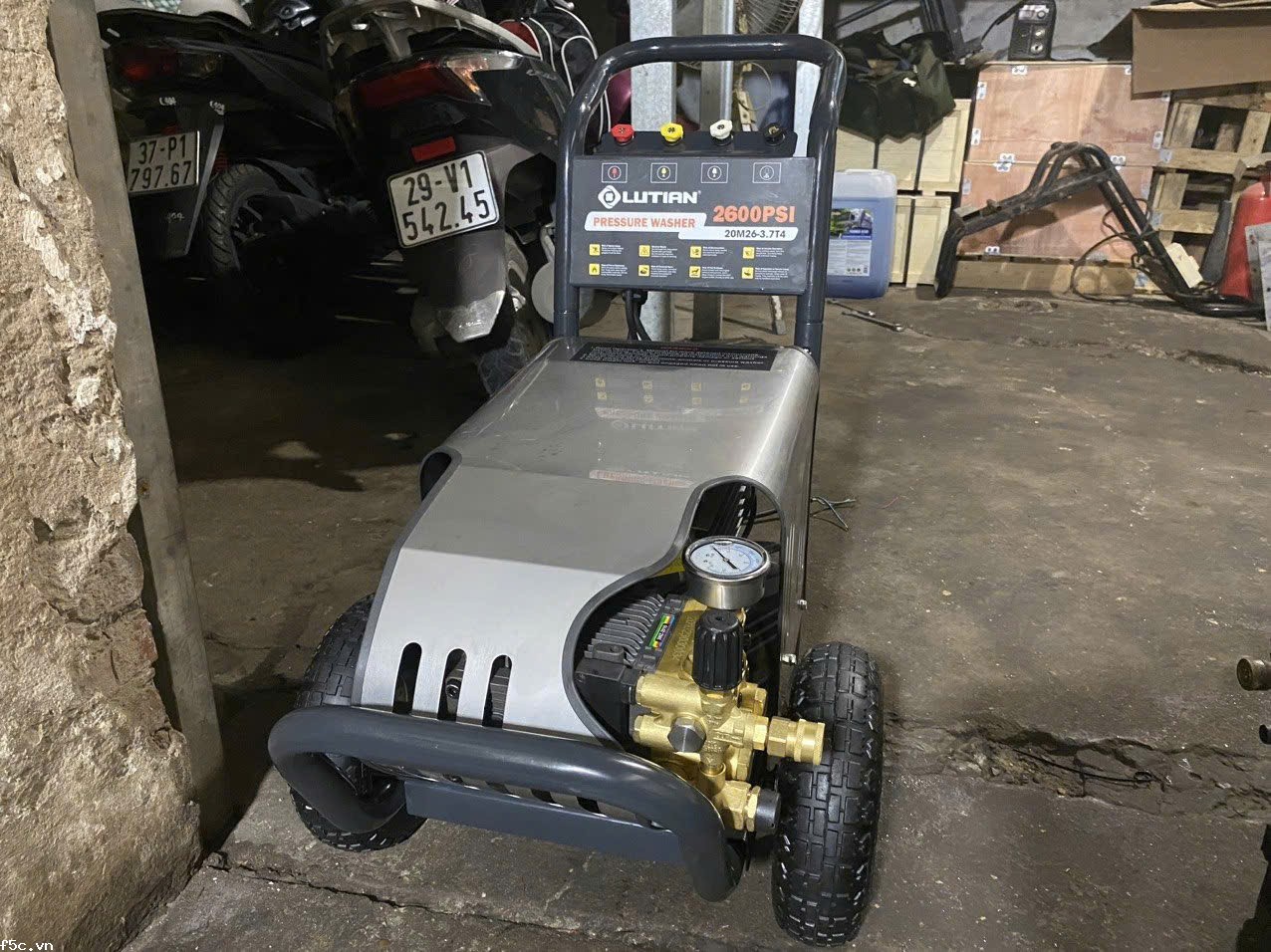 Máy phun xịt rửa xe áp lực cao Lutian 20M26-3.7T4